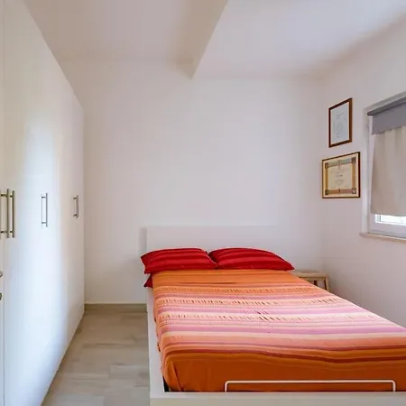 Casetta Con Giardino Apartment *