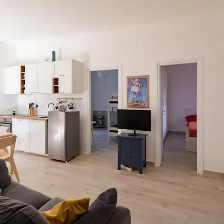 Casetta Con Giardino Apartment *
